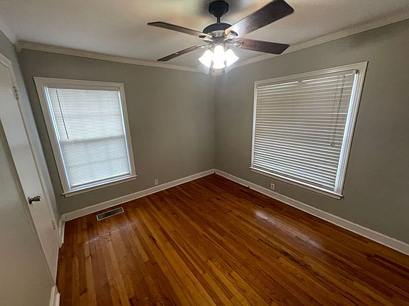 3rd image of 4118 Potomac Ave