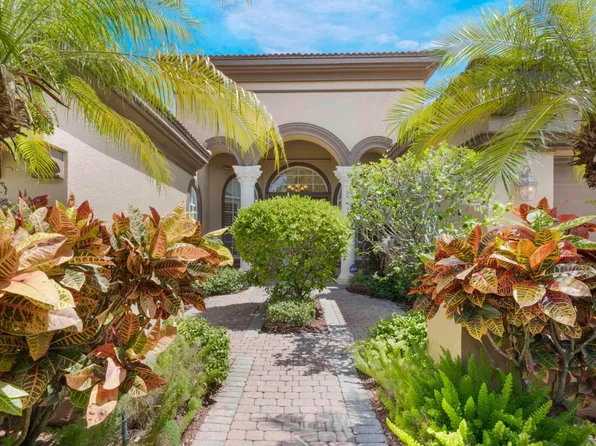 8854 Via Brilliante, Wellington, FL 33411