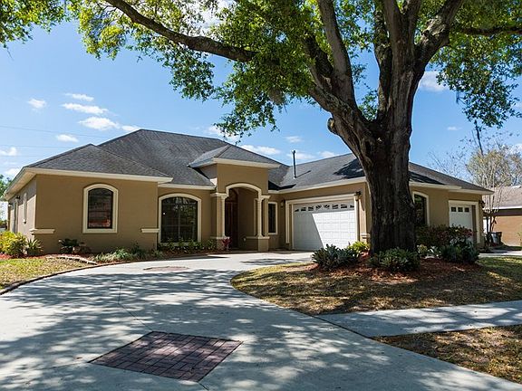 2nd image of 2103 Heritage Crest Dr