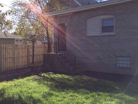 4th image of 651 Douglas Ave