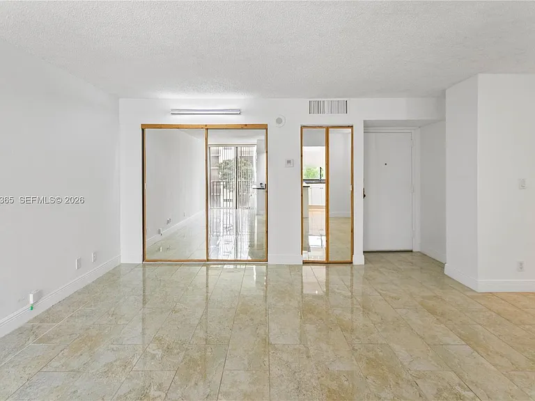 17021 N Bay Rd #429 — Photo 3