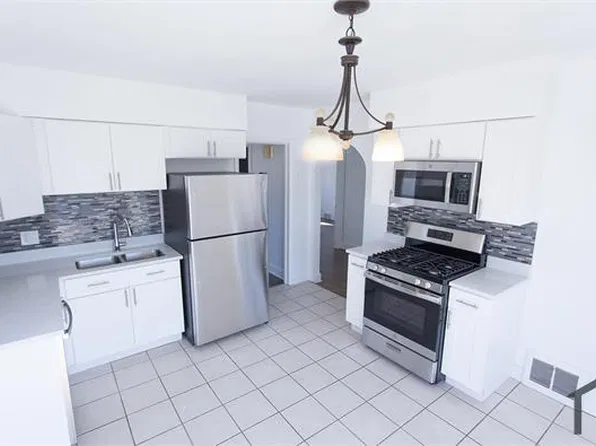 18324 Burnham Ave #2, Lansing, IL 60438