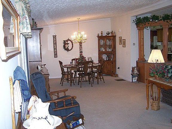 Open floor plan for a airy feel