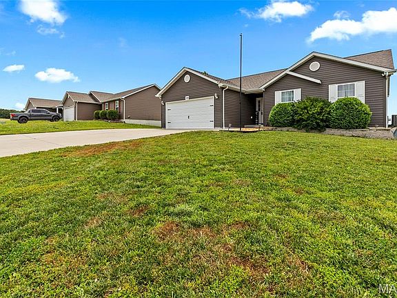 3rd image of 108 Linder Ln