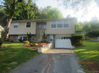 917 Whittier Dr, Allentown, PA