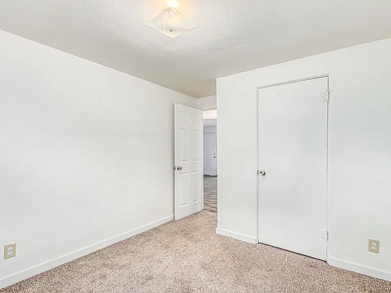 582 S Patton Ct — Photo 11