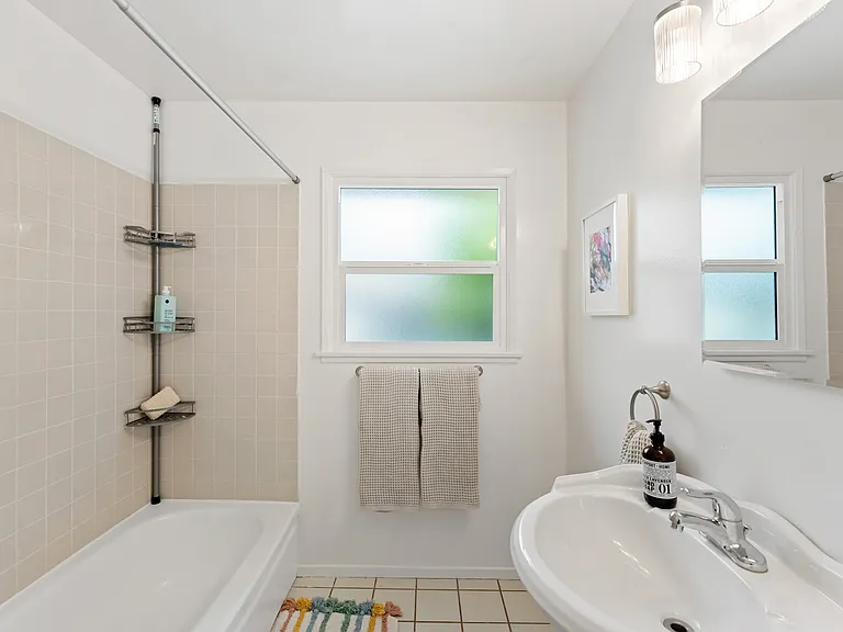 22736 Cantlay St — Photo 14