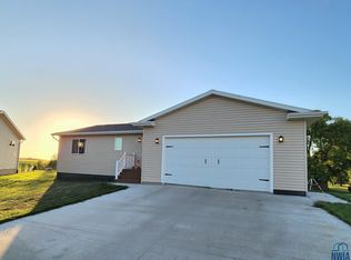 501 Sunset Ct, Rock Rapids, IA 51246