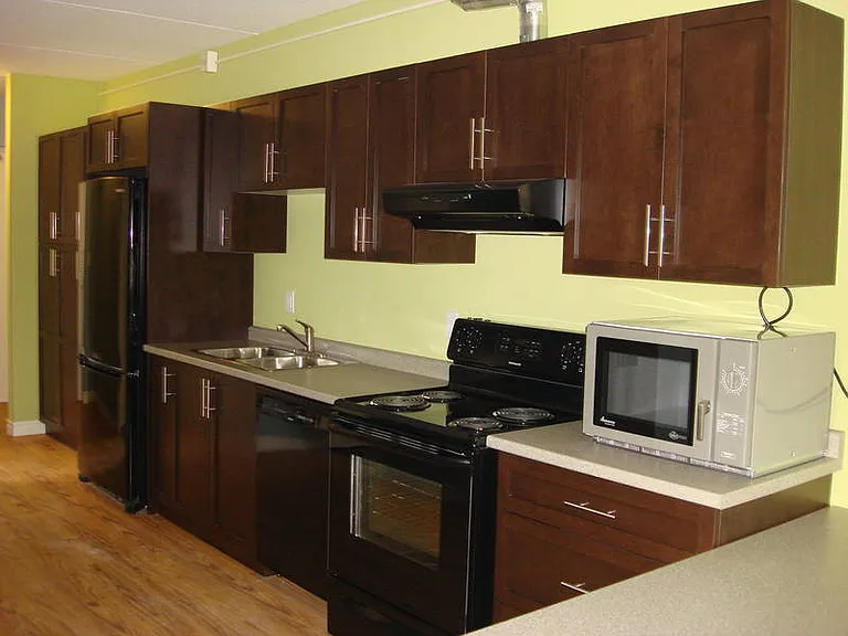 74 Marshall St — Photo 2