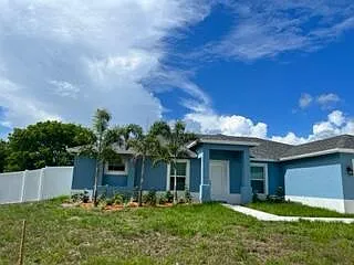 2352 SW Plum Ct — Photo 2