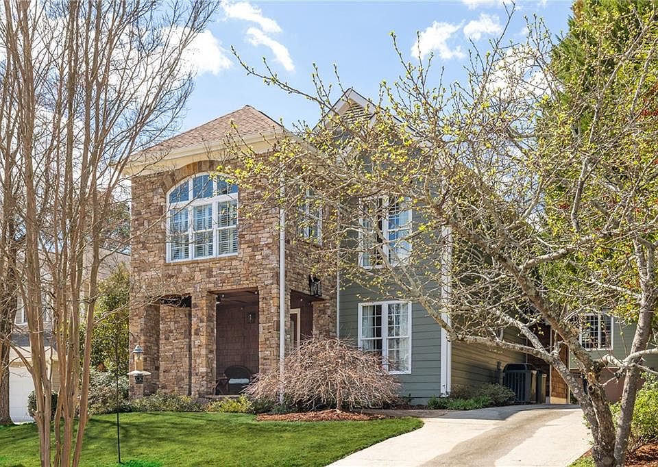 1st image of 2464 Oostanaula Dr NE