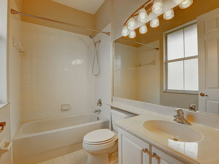 1260 Piazza Antinori — Photo 37