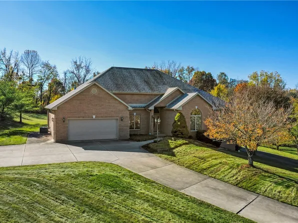 46 Penntowne Dr, Irwin, PA 15642