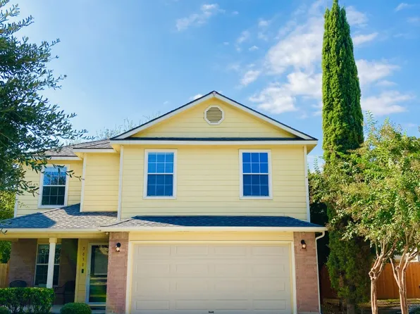 5838 Armstrong Wl, San Antonio, TX 78249