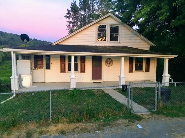 112 2nd St, Ravenna, KY 40472