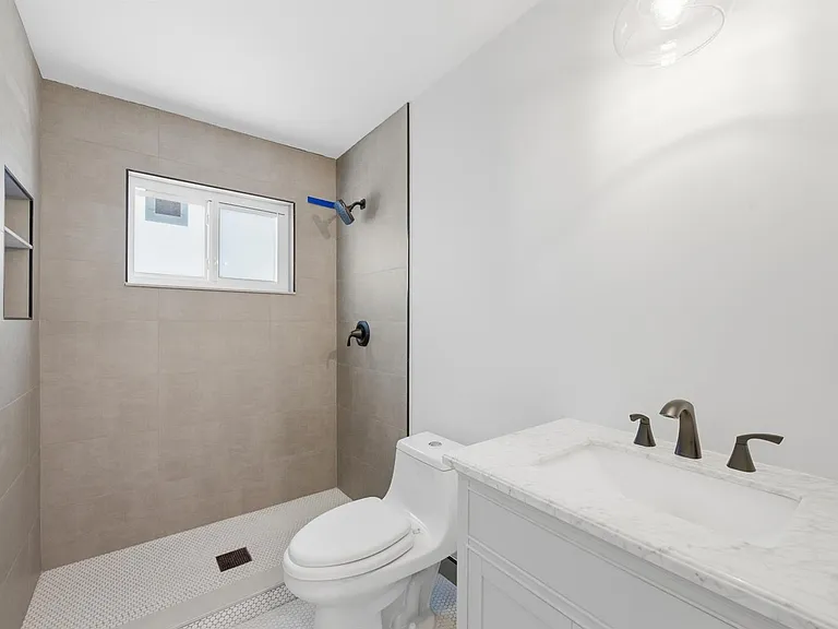 2120 NE 62nd Ct — Photo 22