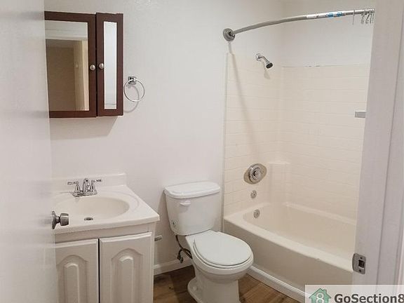 4th image of 2315 W 54th St APT 3