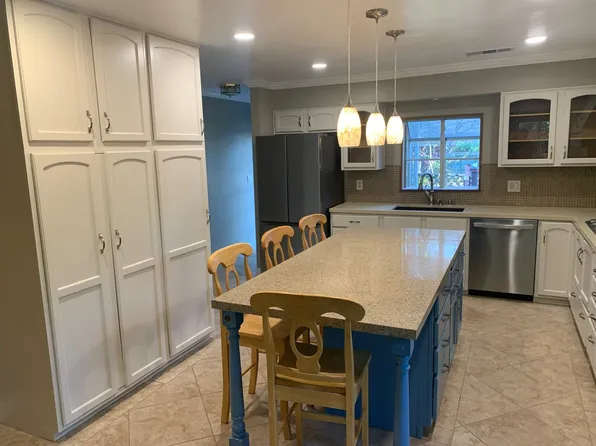 7951 Day St, Sunland, CA 91040
