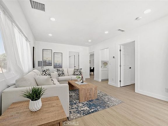 3rd image of 701 N Gaffey Pl