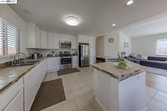 2422 Pinehurst Ct — Photo 12