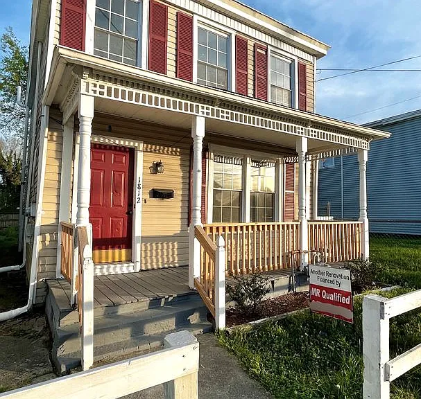 1812 Everett St — Photo 1