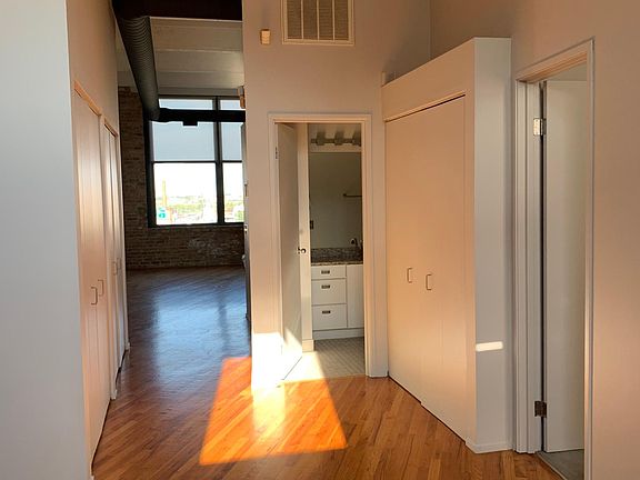 Foyer (looking into unit)