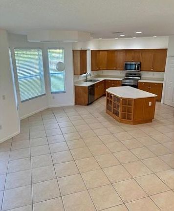 3rd image of 15845 SW 49th Ct