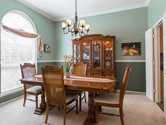 3rd image of 9502 Prestmont Pl