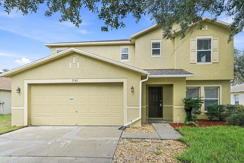 3 bed, 2.5 bath, 2749 sqft, $2,155 — Photo 1