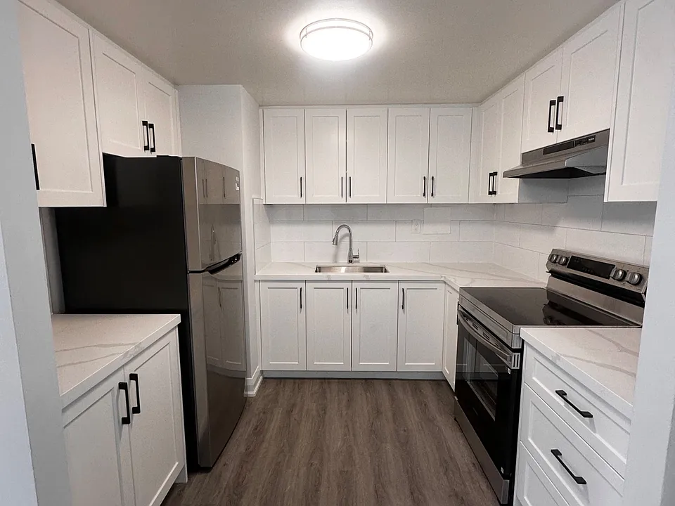 99 Bellevue Ave #2