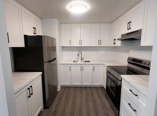 99 Bellevue Ave #9, Toronto, ON M5T 2N8