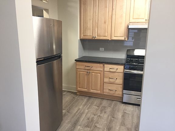 2nd image of 205 Lake St #2