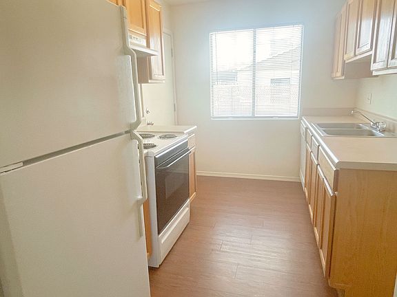 5th image of 410 E Linden St APT 1