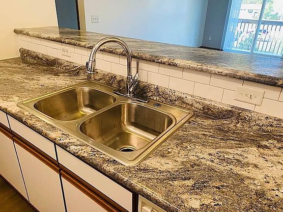 4th image of 225 Beaver Kreek Ctr APT 8