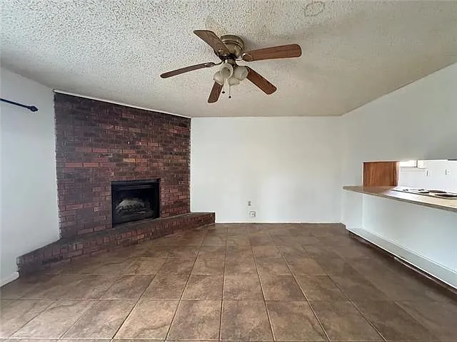 3 bed, 2.0 bath, 1550 sqft, $1,750 — Photo 2