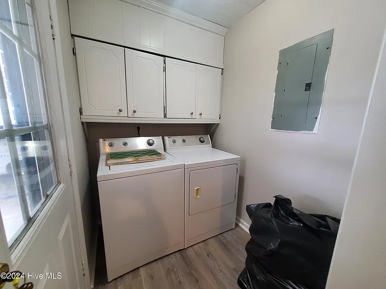 1847 Stanton Dr — Photo 9
