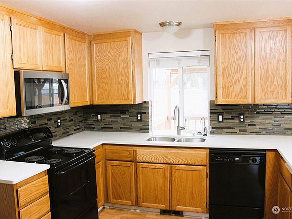 3rd image of 17230 8th Avenue Ct E