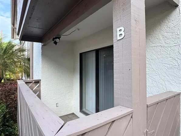 511 Longfellow Ct APT B, Safety Harbor, FL 34695