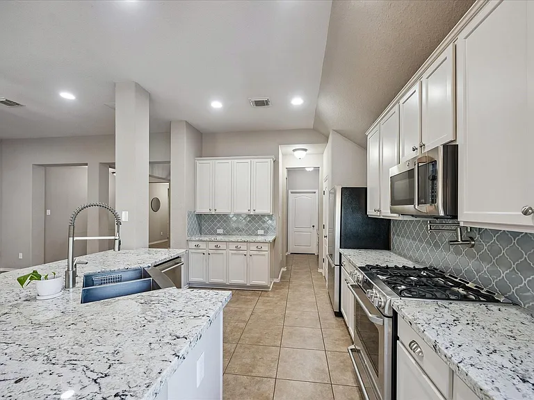 23107 Enchanted Cactus Dr — Photo 5