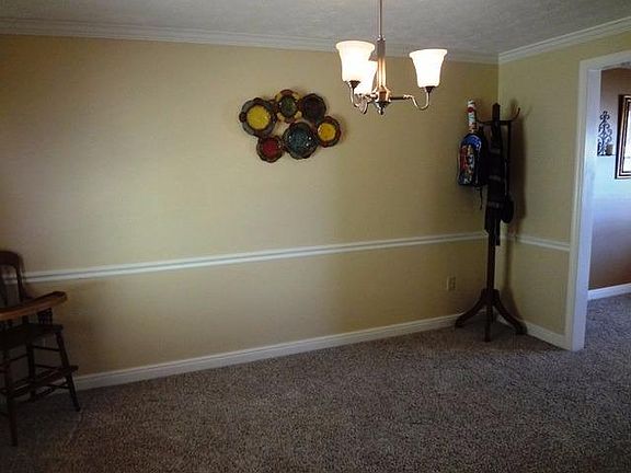 3rd image of 720 Candleridge Dr