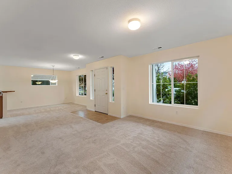 6525 Douglas Ave SE — Photo 7