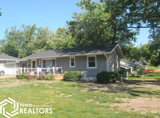 901 Ilion Ave, Chariton, IA 50049