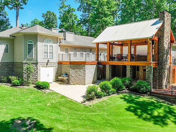 2nd image of 775 Rivercliff Ln