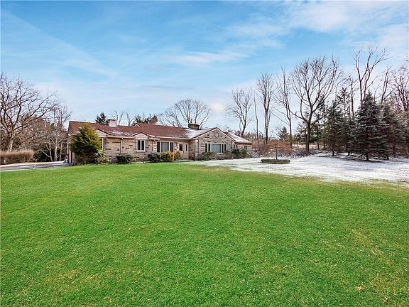 2nd image of 2A Willow Farms Ct