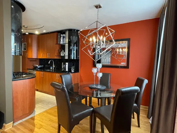 2580 Ocean Parkway image 8 of 23