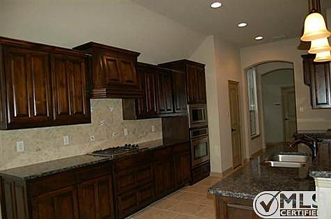 3rd image of 1101 Thistle Hill Trl