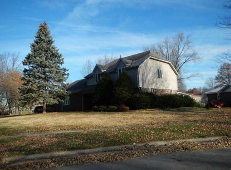 2nd image of 9816 W 136th Ln