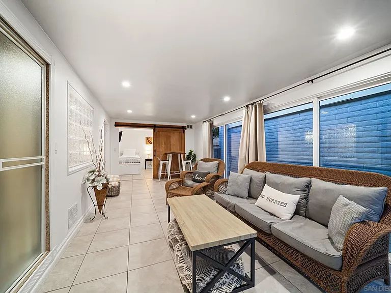 4260 Eastridge Dr — Photo 44