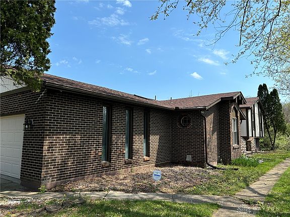 3rd image of 6585 Hoover Ave