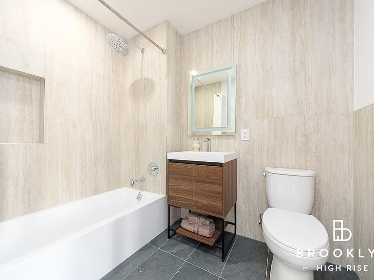 2667 Fulton St #6G — Photo 7